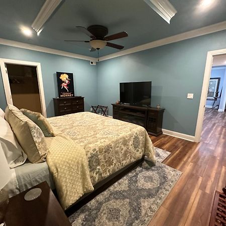 Pillow And Paddock B&B La Grange Bagian luar foto