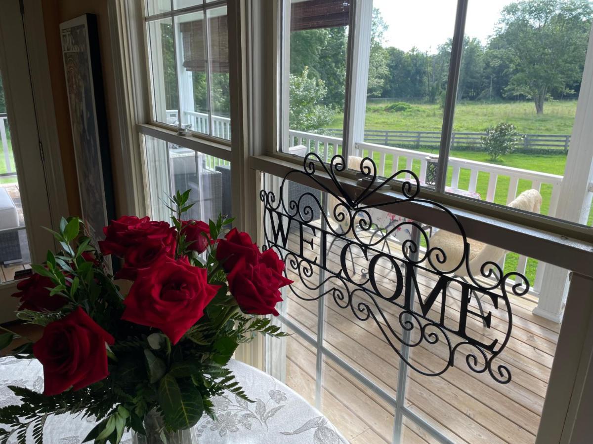 Pillow And Paddock B&B La Grange Bagian luar foto