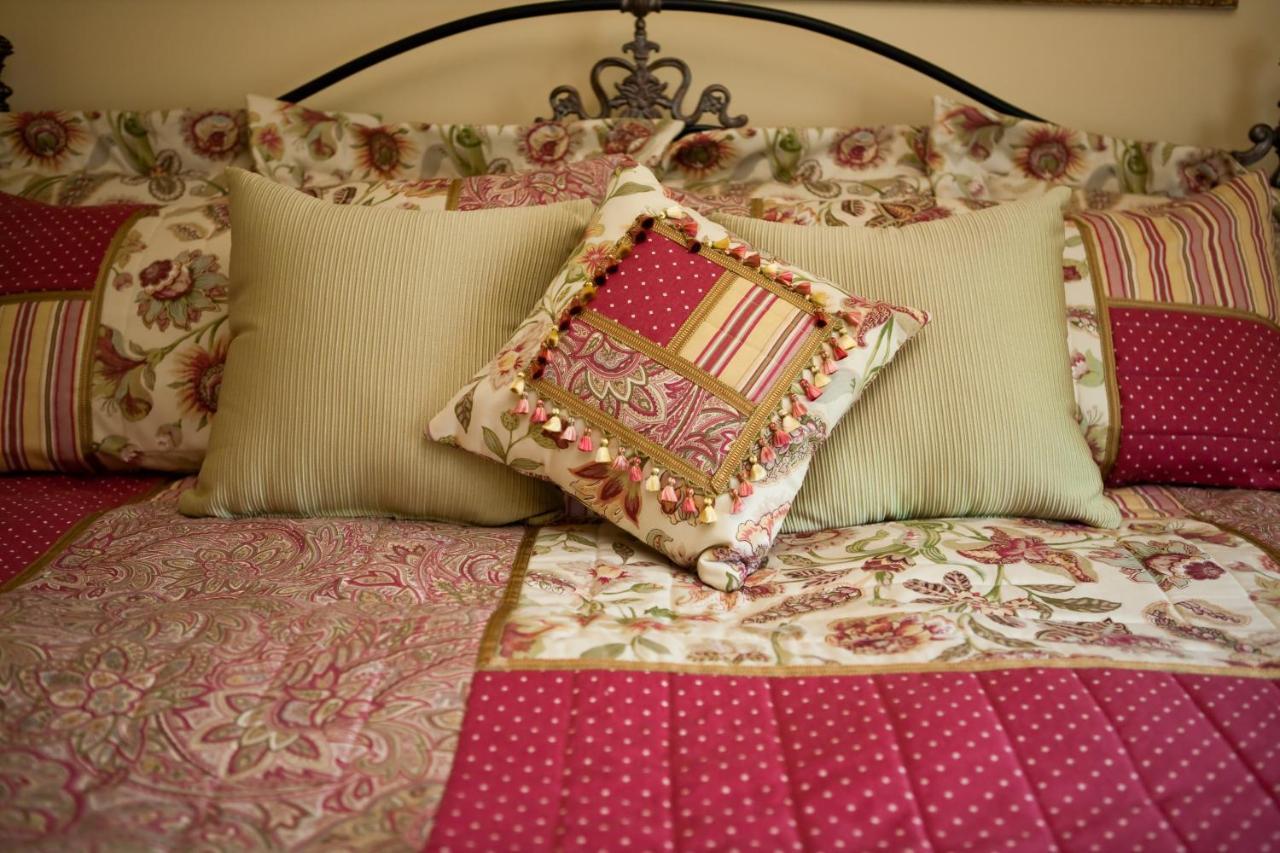 Pillow And Paddock B&B La Grange Bagian luar foto