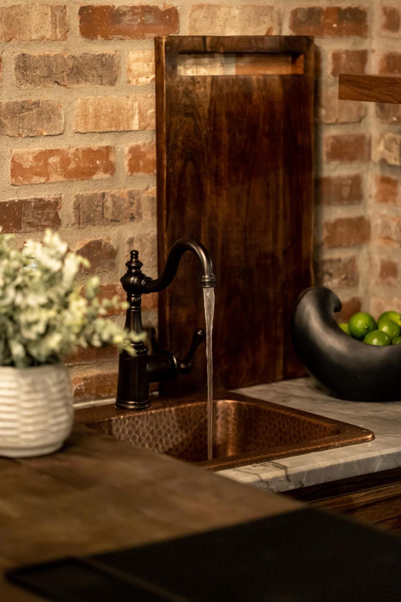 Pillow And Paddock B&B La Grange Bagian luar foto