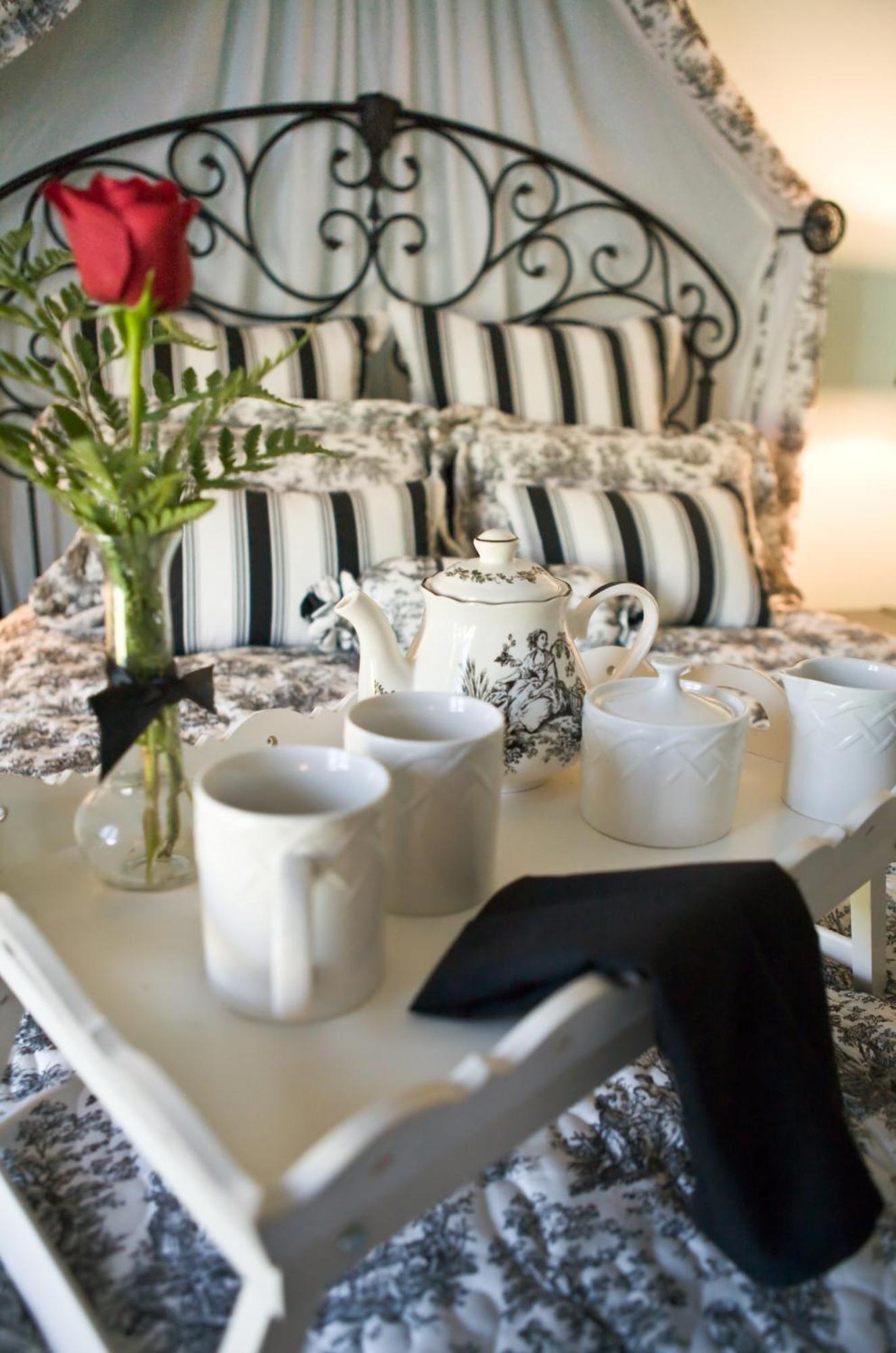 Pillow And Paddock B&B La Grange Bagian luar foto