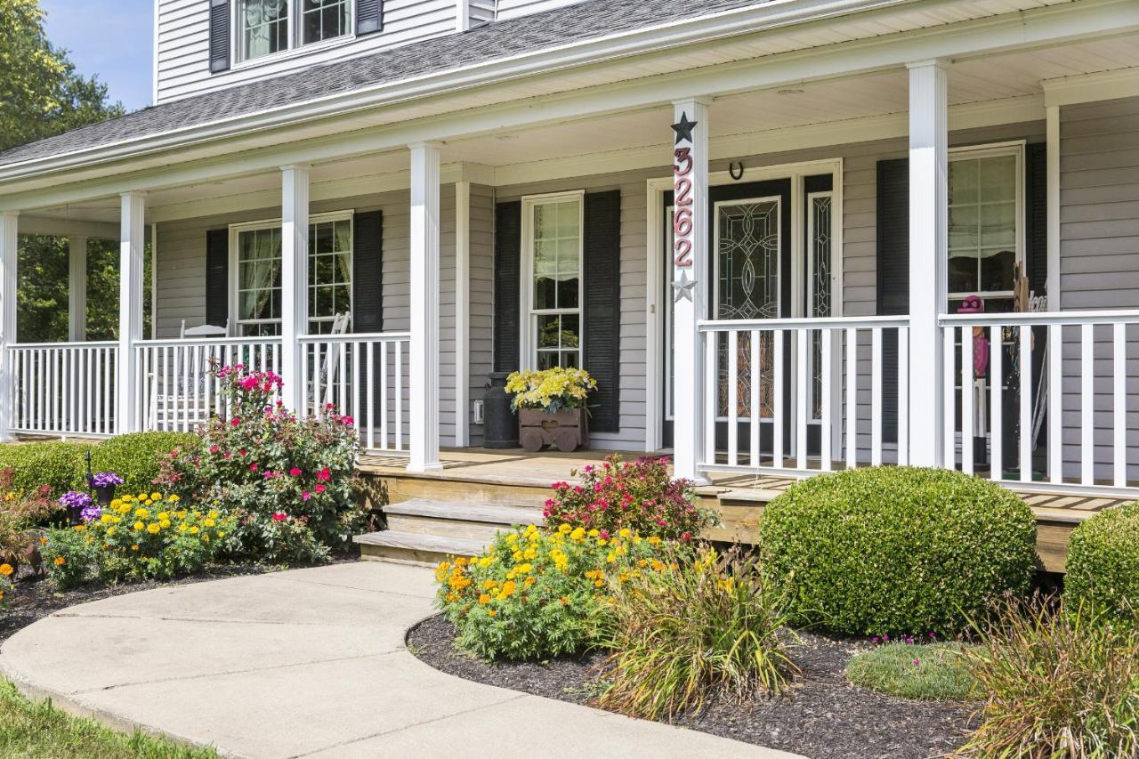 Pillow And Paddock B&B La Grange Bagian luar foto